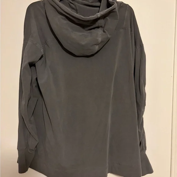 Hot Shot Hooded Layer hoodie size medium EUC retails $60 - Picture 9 of 10